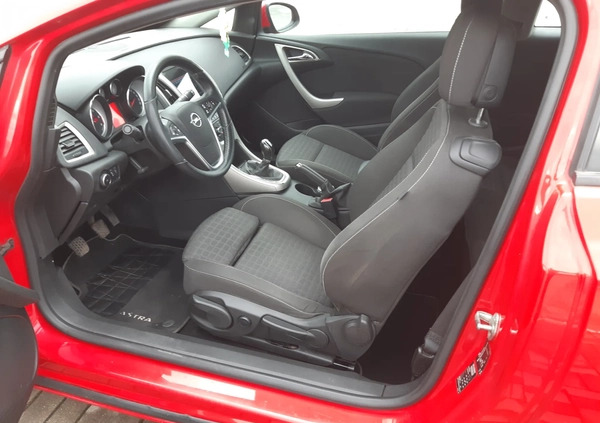 Opel Astra cena 29700 przebieg: 242000, rok produkcji 2013 z Paczków małe 326
